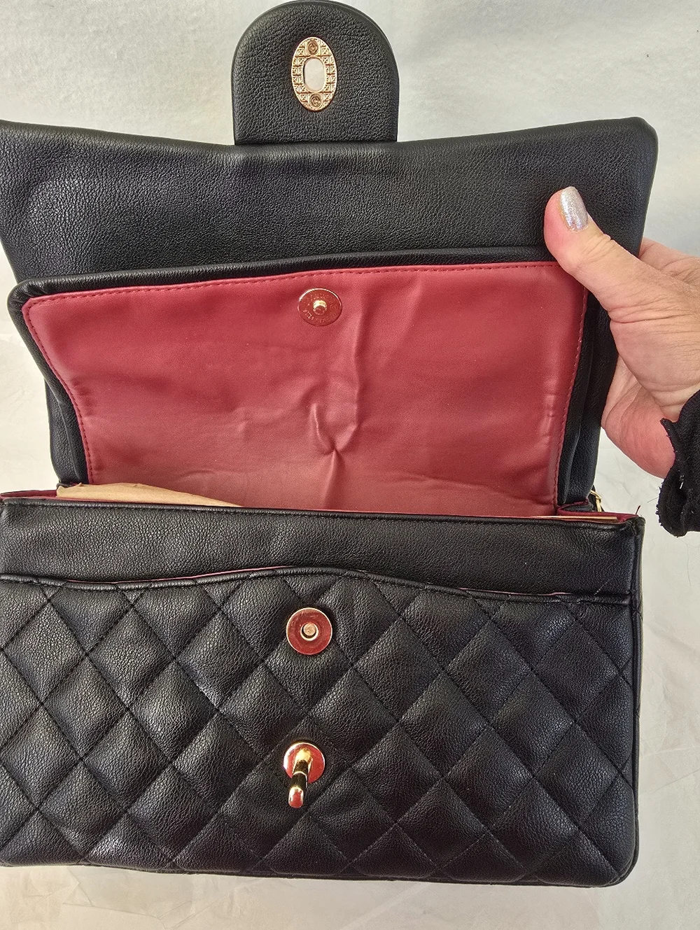 Faux Women’s Classic Black Quilted Shoulder Bag Gold Hardward Box Docs Dustbag - Picture 8 of 14